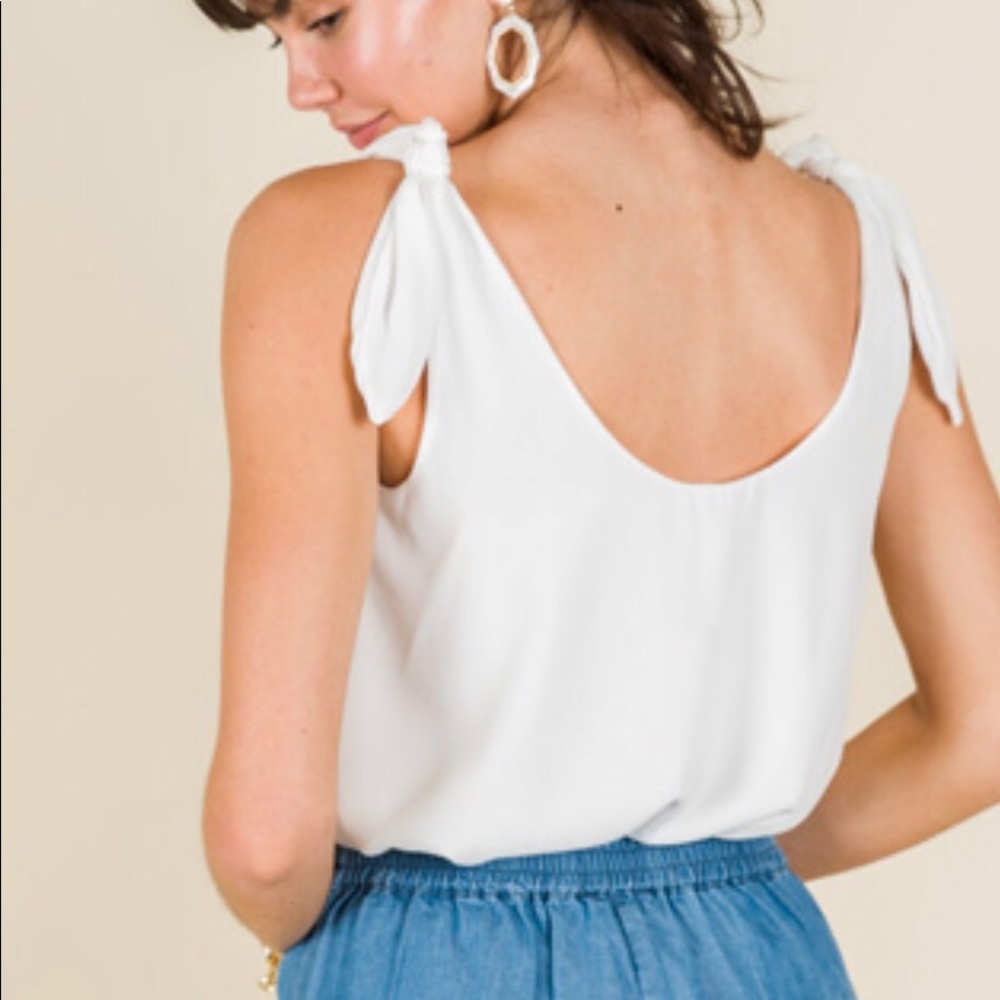 Knotted Shoulder White Tank